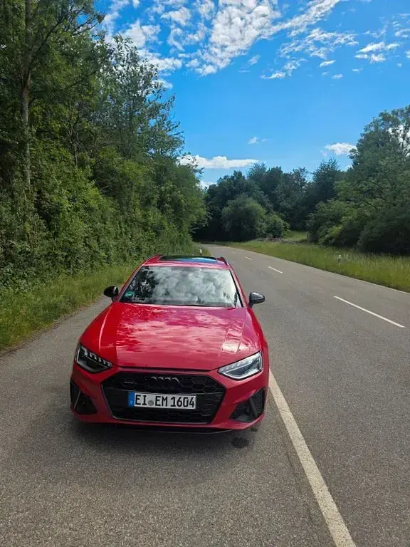 Gebraucht Audi A4 S-Line 204 PS (150 kW) 2023 Rot Kombi