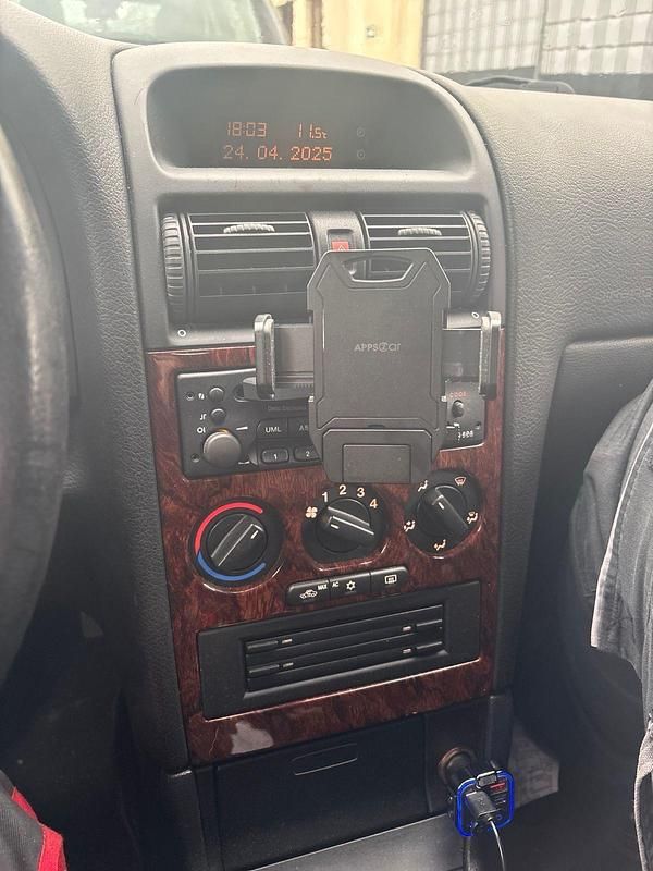 Usata Opel Astra 84 CV (61 kW) 2000 Argento Berlina