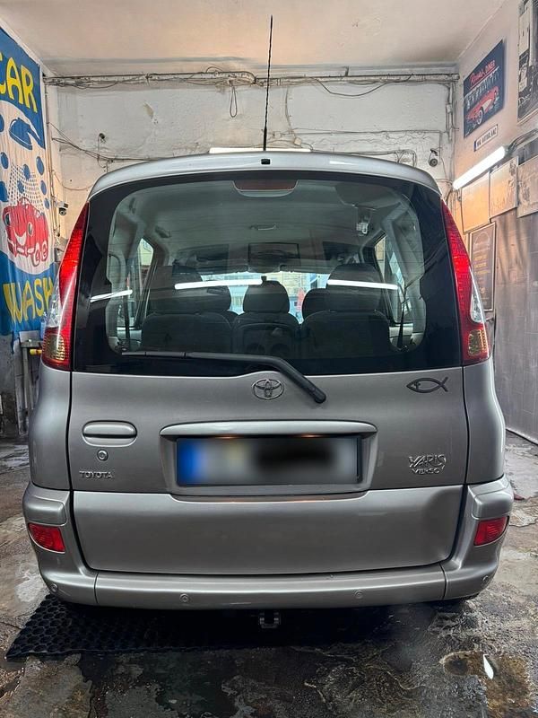 Gebraucht Toyota Yaris 86 PS (63 kW) 2003 Silber Kombi