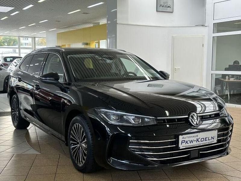 Gebraucht VW Passat 150 PS (110 kW) 2025 Schwarz Limousine