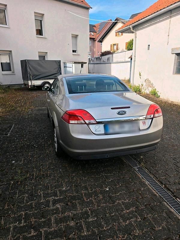 Usata Ford Focus 147 CV (108 kW) 2009 Oro Cabrio