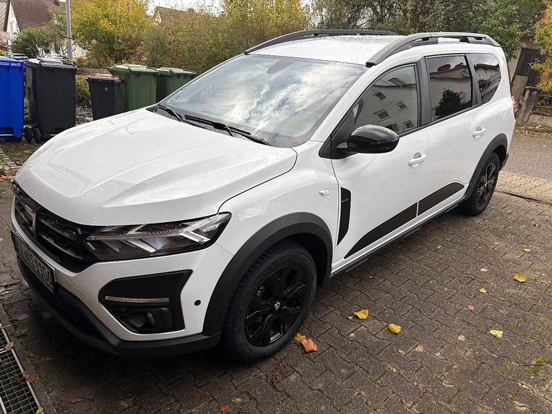 Weiß Gebraucht 2022 Dacia Jogger Extreme Kombi | 19.000 € (Fairer Preis) - Bild 1/4