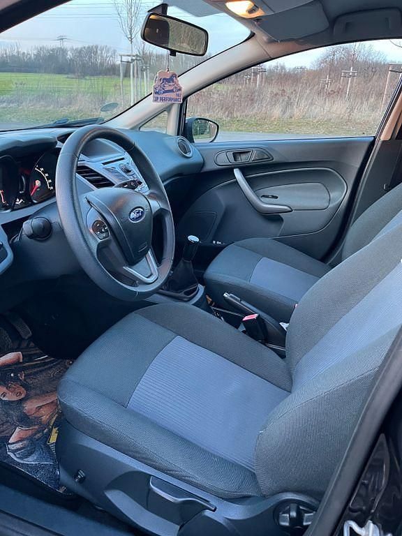 Gebraucht Ford Fiesta Trend 82 PS (60 kW) 2011 Schwarz Kleinwagen