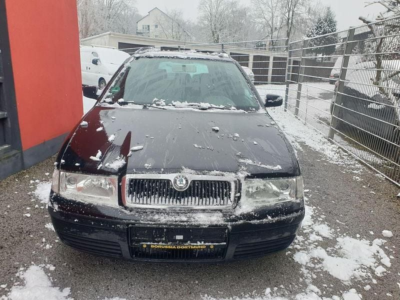 Schwarz Gebraucht 2003 Skoda Octavia Ambiente Kombi | 850 € (Guter Preis) - Bild 1/4