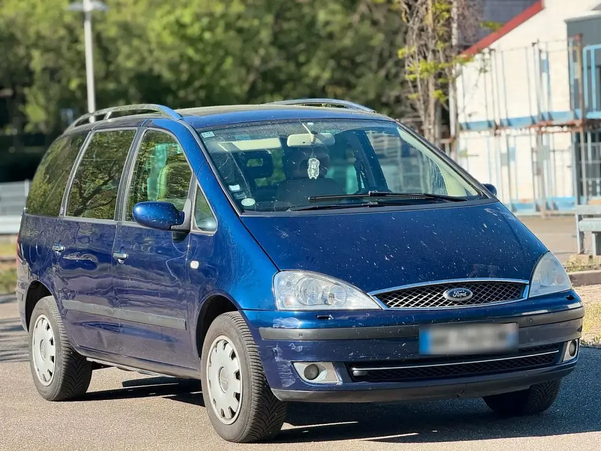 Second-hand Ford Galaxy 116 CP (85 kW) 2004 Albastru Monovolum