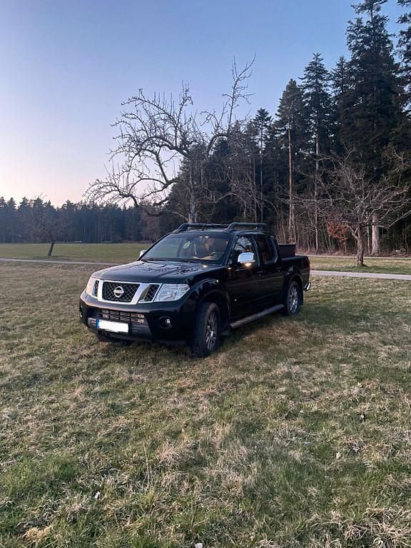 Gebraucht Nissan Navara 231 PS (169 kW) 2013 Schwarz Pickup