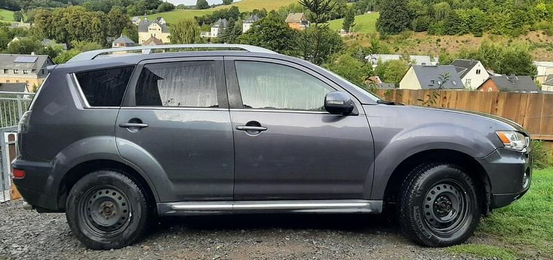 Grau Gebraucht 2010 Mitsubishi Outlander SUV | 5.200 € (Guter Preis) - Bild 1/4