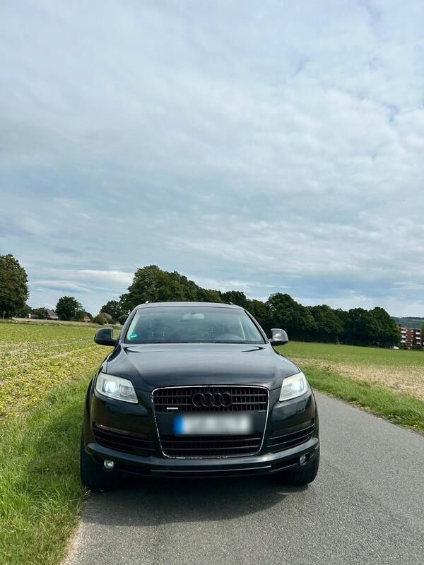 Schwarz Gebraucht 2006 Audi Q7 Comfort SUV | 7.900 € - Bild 1/4