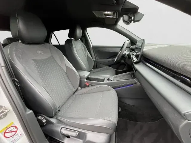 Gebraucht VW T-Roc R-line 150 PS (110 kW) 2026 Pure white / schwarz SUV