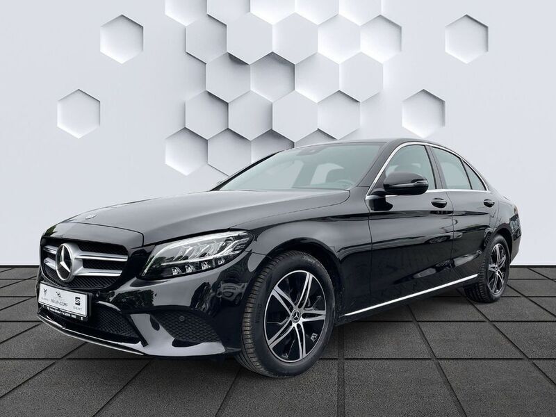 Schwarz Gebraucht 2021 Mercedes C180 Avantgarde Limousine | 26.940 € (Superpreis) - Bild 1/4