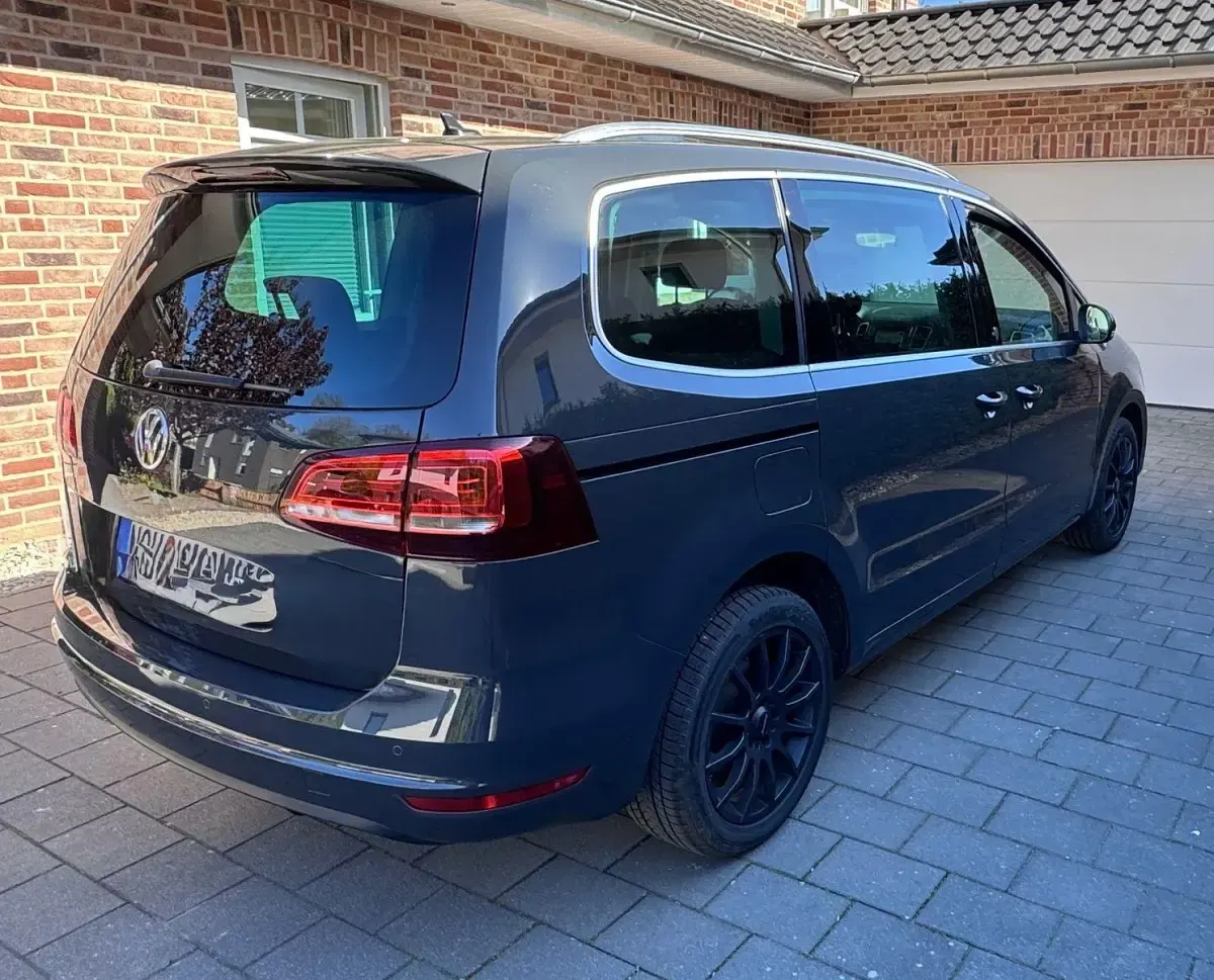 Gebraucht VW Sharan Sound 150 PS (110 kW) 2017 Grau Van / Kleinbus