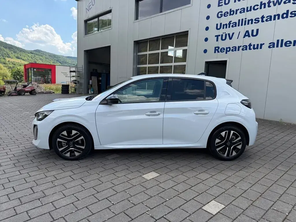 Gebraucht Peugeot 208 Allure 101 PS (74 kW) 2025 Weiß Kleinwagen