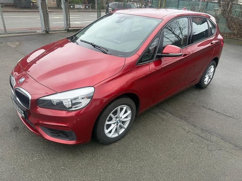 Gebraucht BMW 218 Basis 150 PS (110 kW) 2016 Rot Kombi
