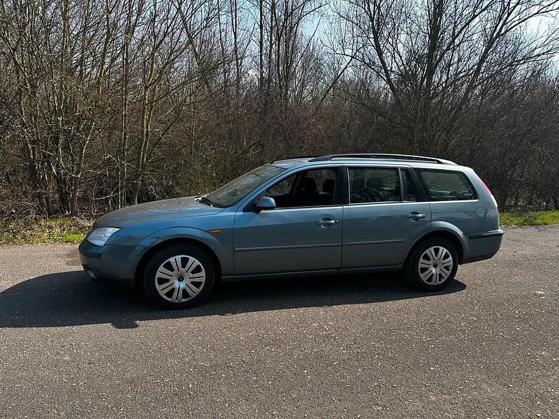 Gebraucht Ford Mondeo 125 PS (91 kW) 2001 Grau Kombi