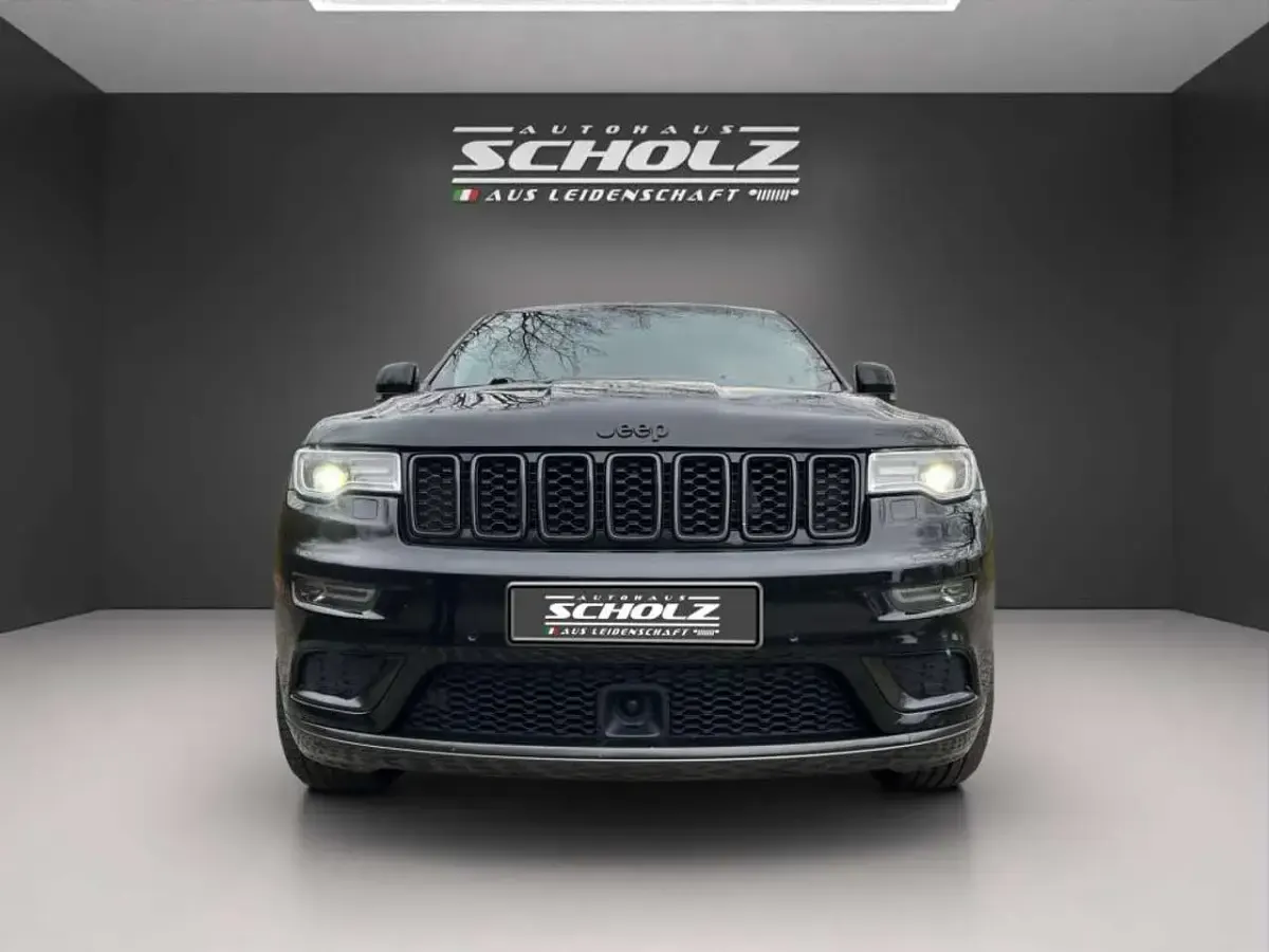 Gebraucht Jeep Grand Cherokee Summit 250 PS (183 kW) 2020 Diamond black (perleffekt) SUV