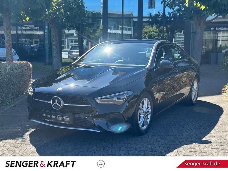 Schwarz Gebraucht 2024 Mercedes CLA180 Limousine | 30.440 € (Superpreis) - Bild 1/4