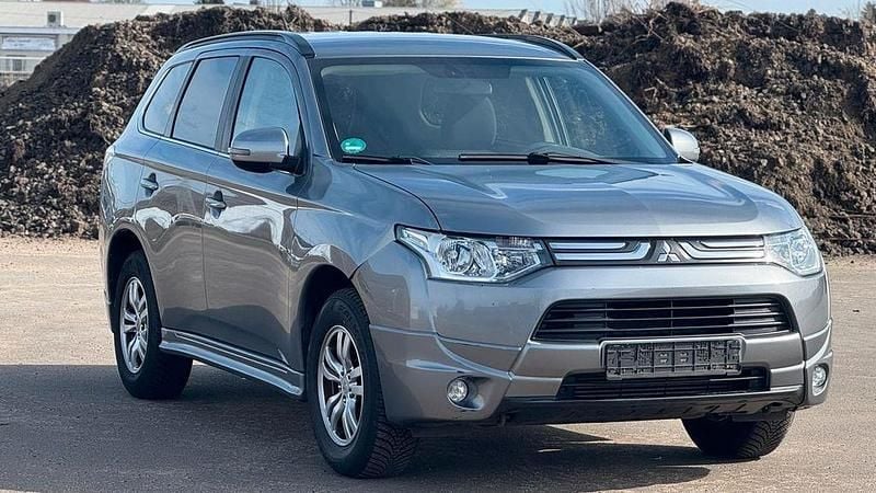 Gebraucht Mitsubishi Outlander 150 PS (110 kW) 2013 Grau SUV