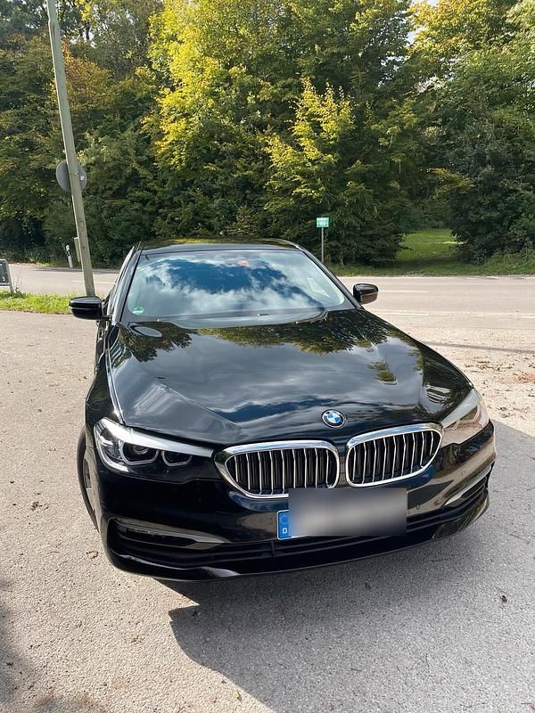 Schwarz Gebraucht 2020 BMW 520 Limousine | 23.500 € (Guter Preis) - Bild 1/4
