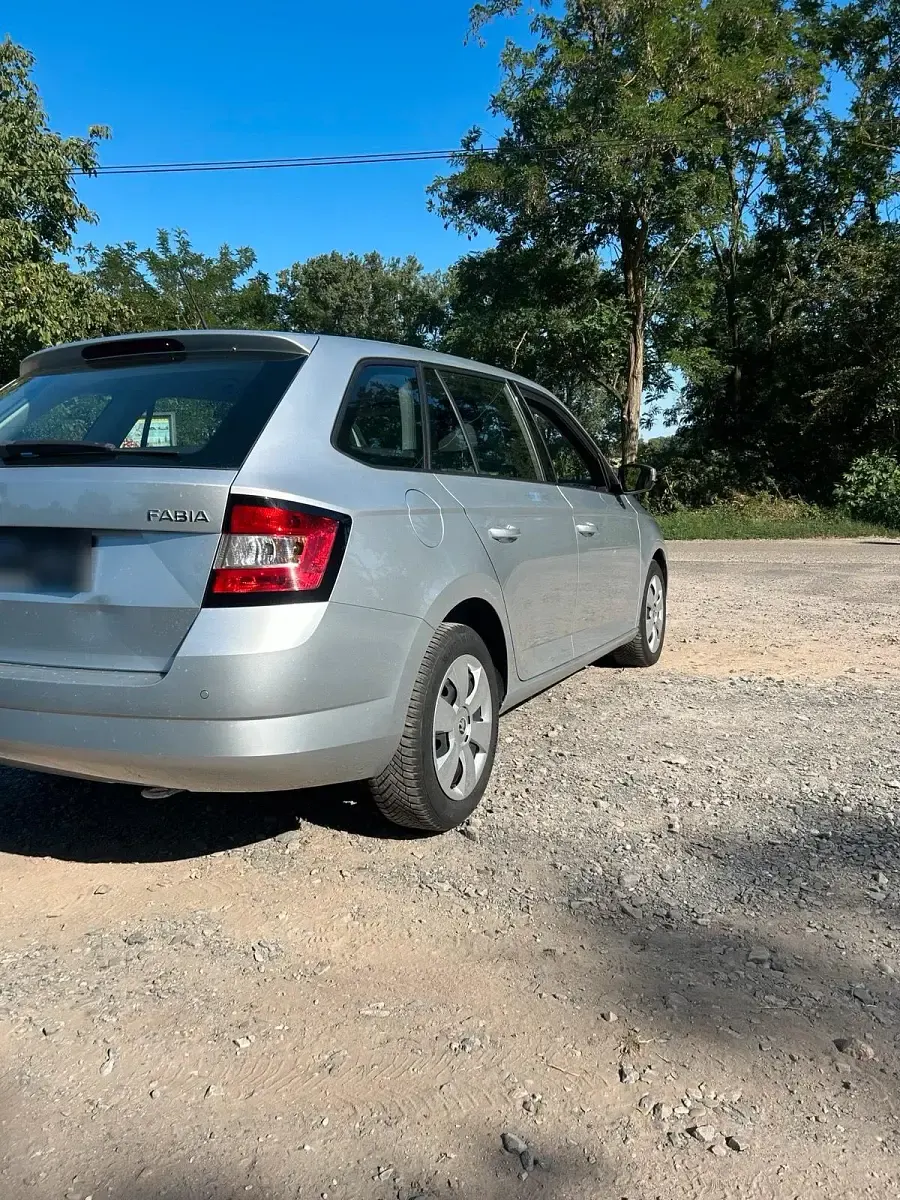 Gebraucht Skoda Fabia 90 PS (66 kW) 2017 Silber Kombi