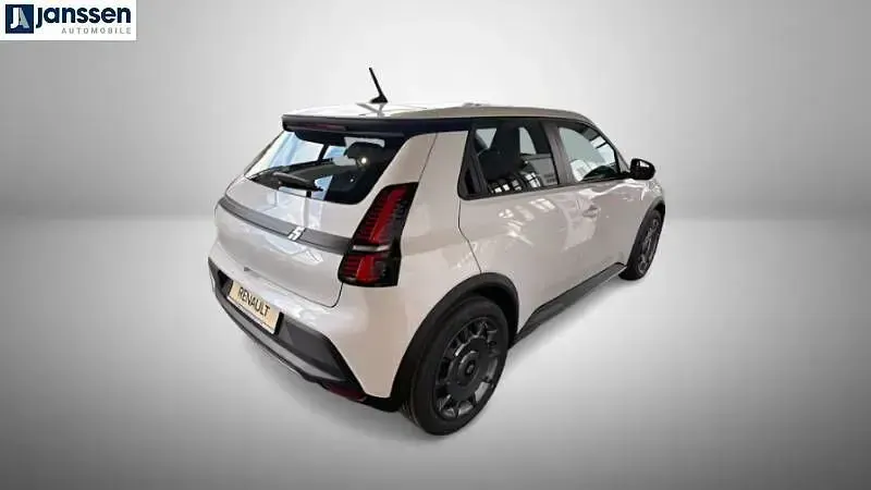 Second-hand Renault 5 E-Tech Evolution 77 kW (106 CP) 2025 Alb Berlinǎ