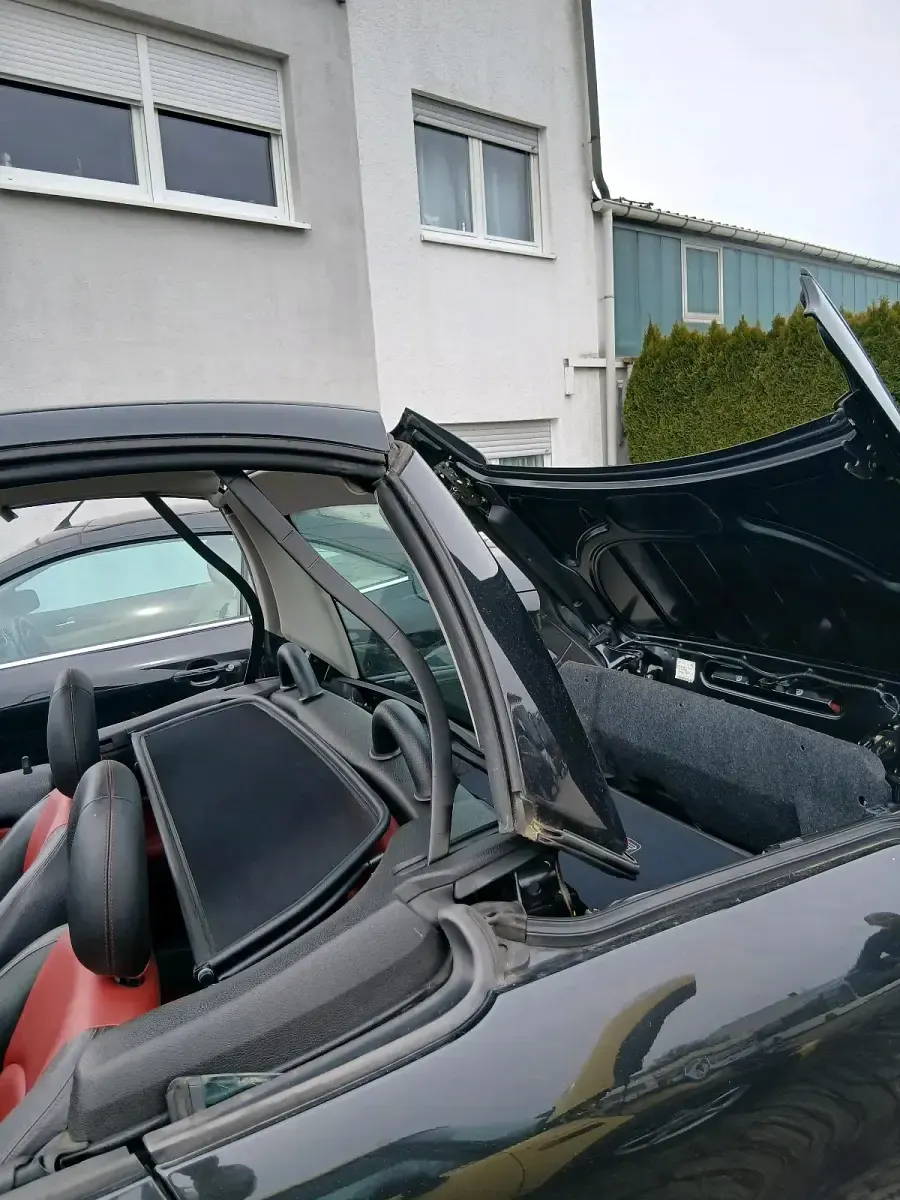 Gebraucht Peugeot 206 CC 106 PS (77 kW) 2004 Schwarz Cabrio