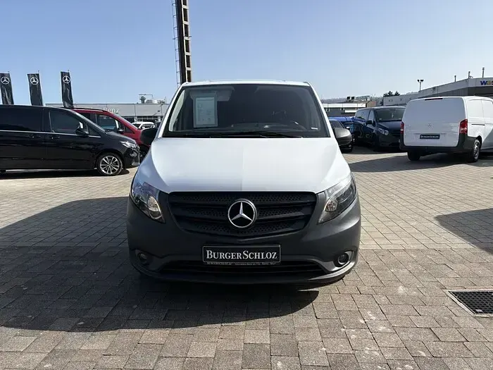 Gebraucht Mercedes Vito 163 PS (119 kW) 2020 Arktikweiß Van