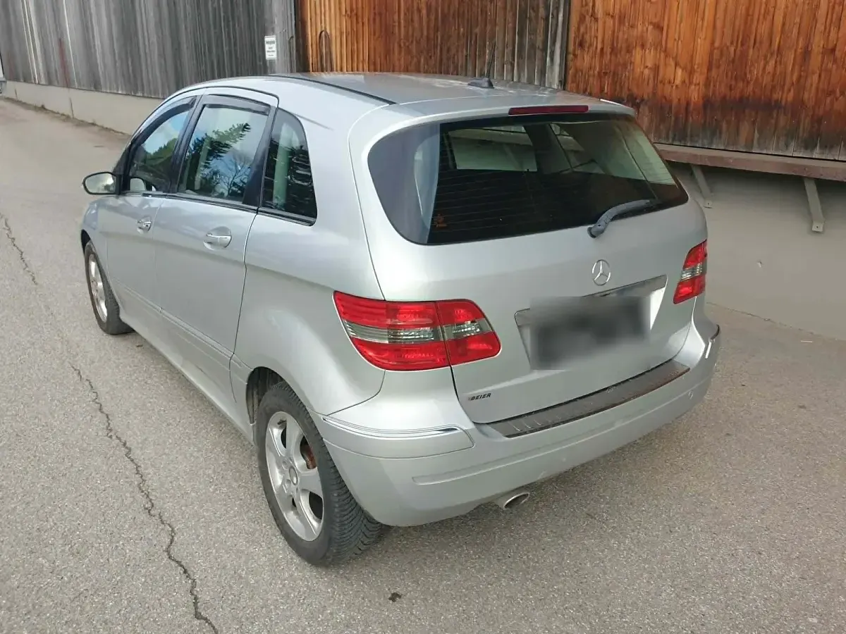 Gebraucht Mercedes B200 140 PS (102 kW) 2008 Silber Van / Kleinbus