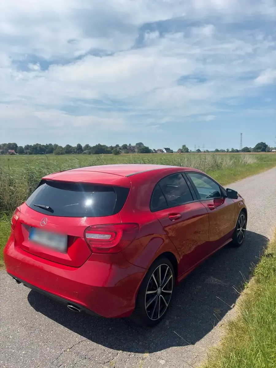 Gebraucht Mercedes A180 122 PS (89 kW) 2014 Rot Kleinwagen
