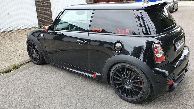 Gebraucht Mini John Cooper Works 209 PS (153 kW) 2011 Schwarz Kleinwagen