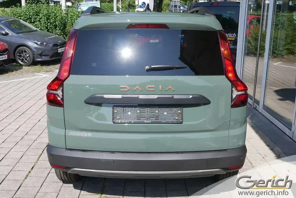 Neu Dacia Jogger Extreme 110 PS (80 kW) 2025 Grün Van / Kleinbus