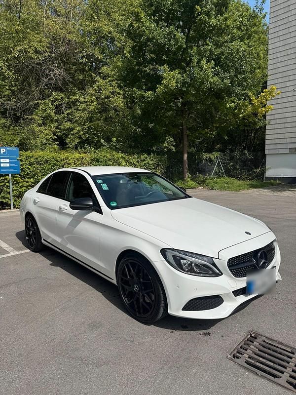 Gebraucht Mercedes C300 245 PS (180 kW) 2017 Weiß Limousine