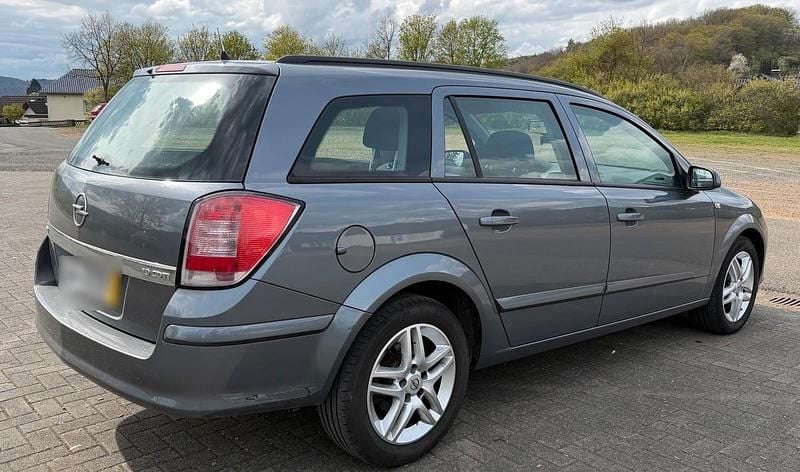 Usado Opel Astra 120 HP (88 kW) 2008 Azul Carrinha