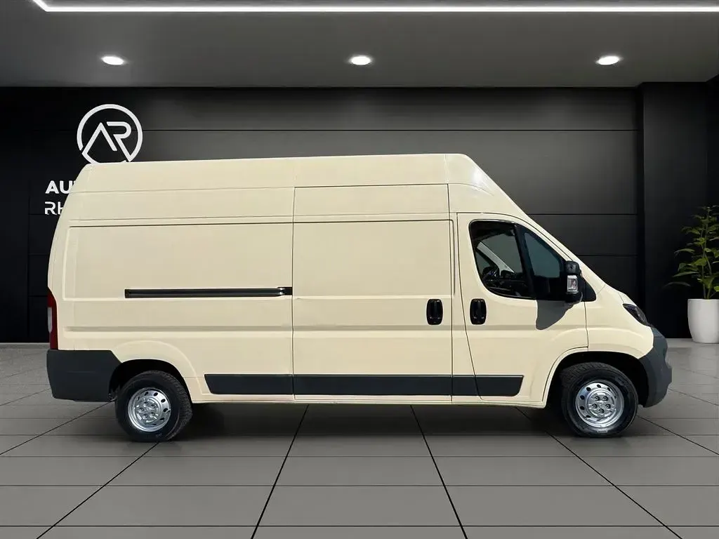 Gebraucht Peugeot Boxer 131 PS (96 kW) 2017 Beige Van
