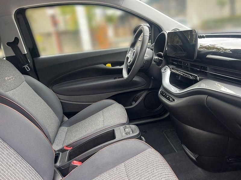 Gebraucht Fiat 500e Icon 86 kW (118 PS) 2022 Schwarz colore esterno (onyx schwarz) Cabrio