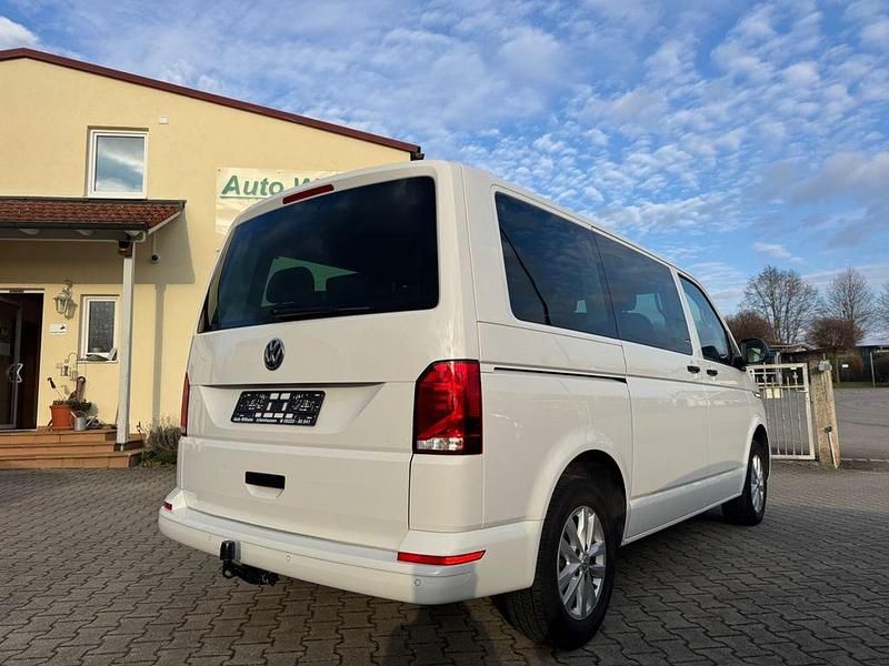 Second-hand VW Multivan 204 CP (150 kW) 2021 Alb Monovolum