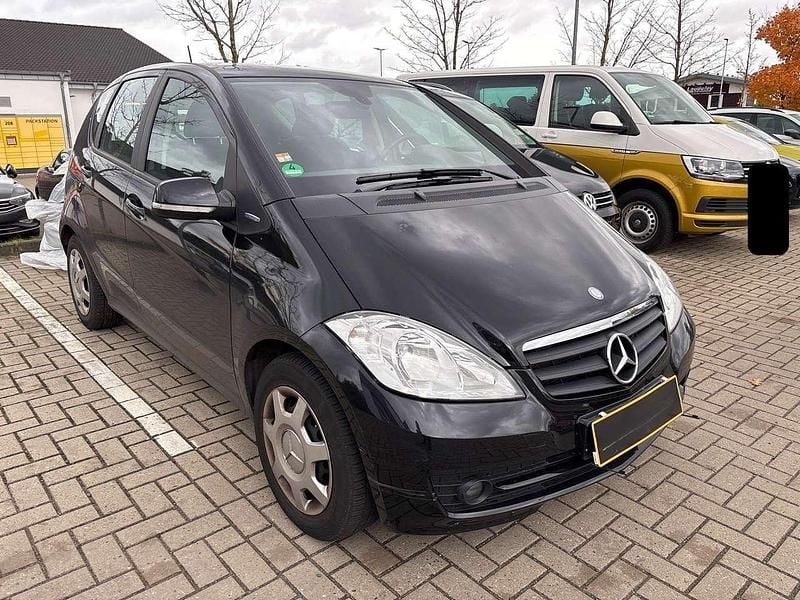 Gebraucht Mercedes A160 95 PS (69 kW) 2011 Kosmosschwarz Kleinwagen