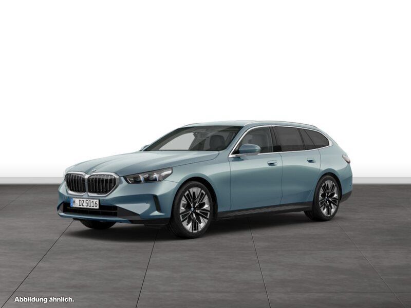 Grün Gebraucht 2024 BMW 520 Kombi | 53.330 € (Guter Preis) - Bild 1/4