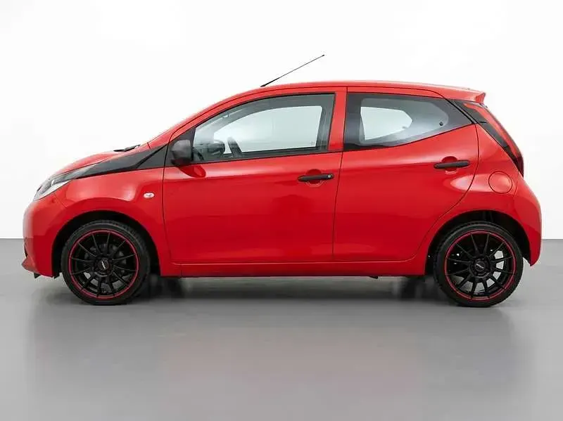 Gebraucht Toyota Aygo 72 PS (52 kW) 2020 Rot Kleinwagen