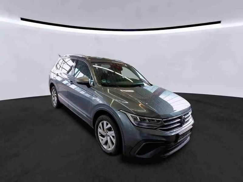 Platinum grey Gebraucht 2022 VW Tiguan Allspace Life SUV | 22.950 € (Superpreis) - Bild 1/4