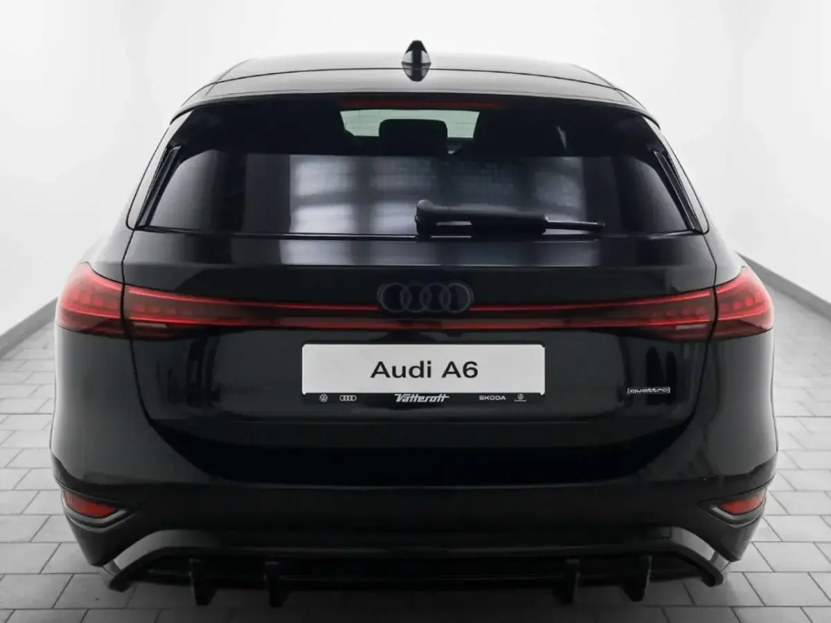 Neu Audi A6 e-tron S-Line 314 kW (428 PS) 2026 Schwarz Kombi