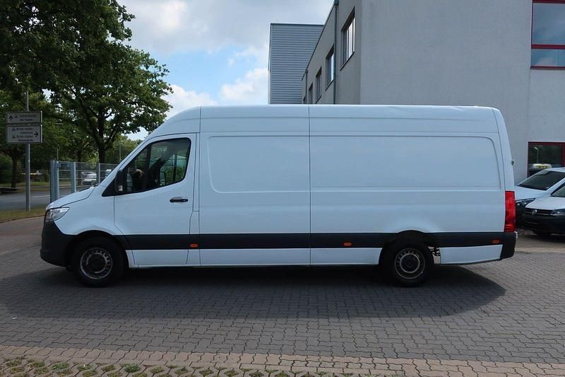 Używany Mercedes Sprinter 150 KM (110 kW) 2021 Biały Van