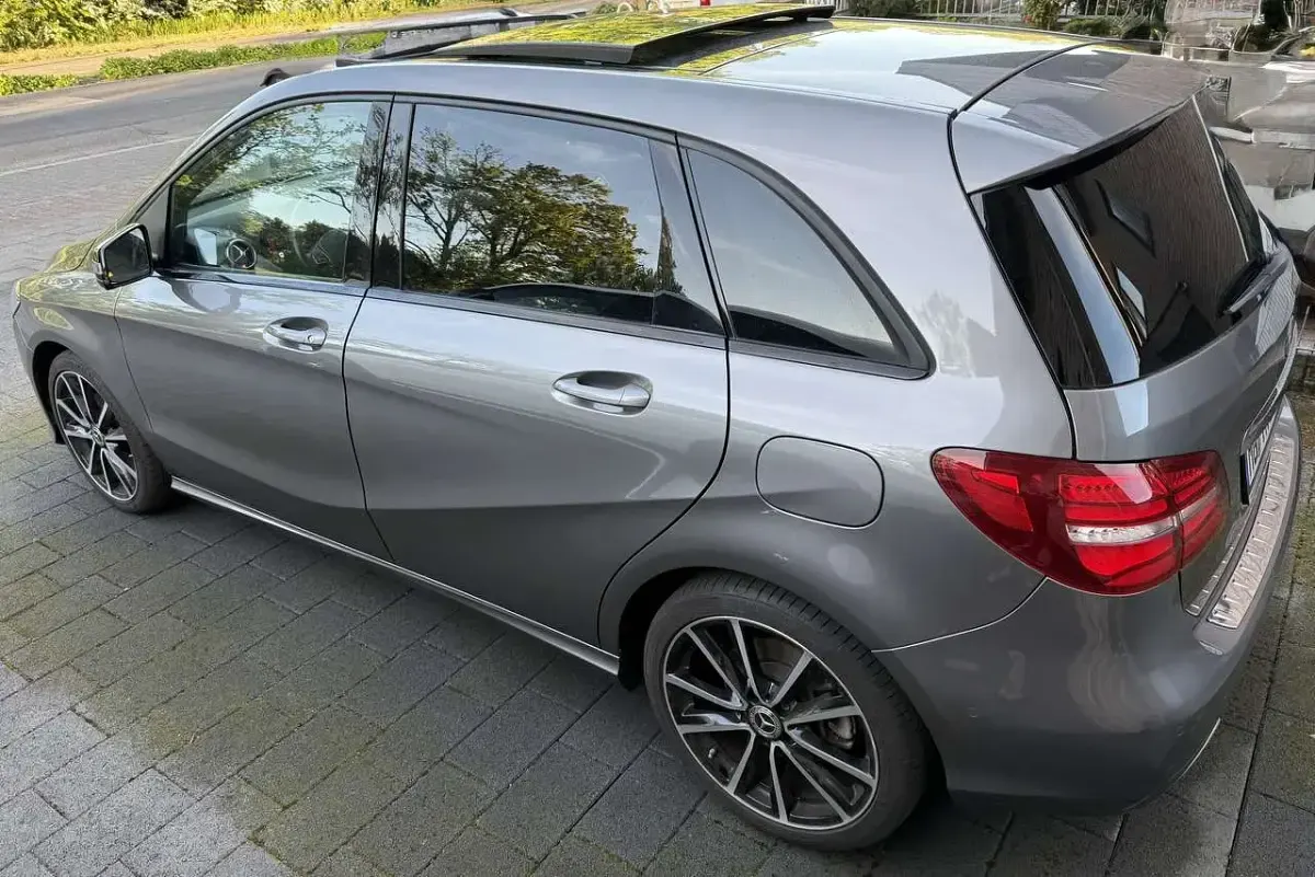 Gebraucht Mercedes B220 Style 184 PS (135 kW) 2018 Grau Kleinwagen