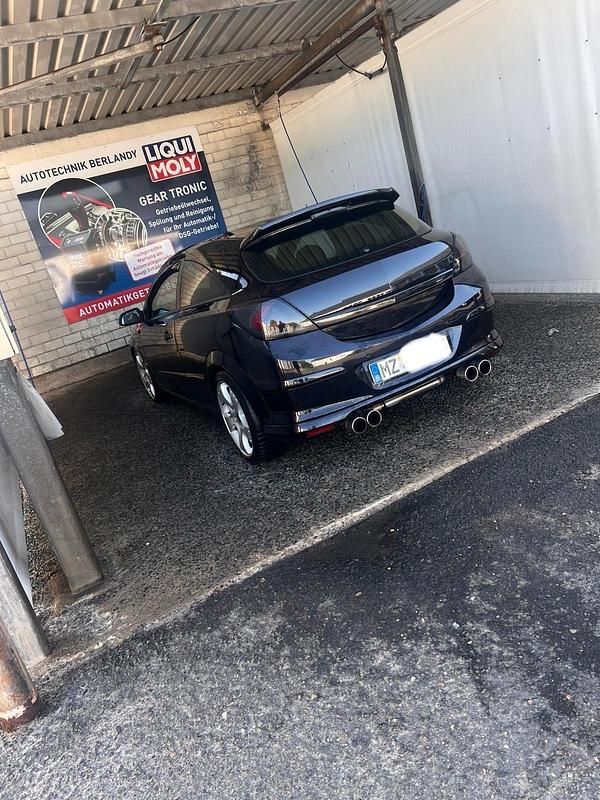 Schwarz Gebraucht 2005 Opel Astra GTC Kleinwagen | 3.300 € (Teuer) - Bild 1/4