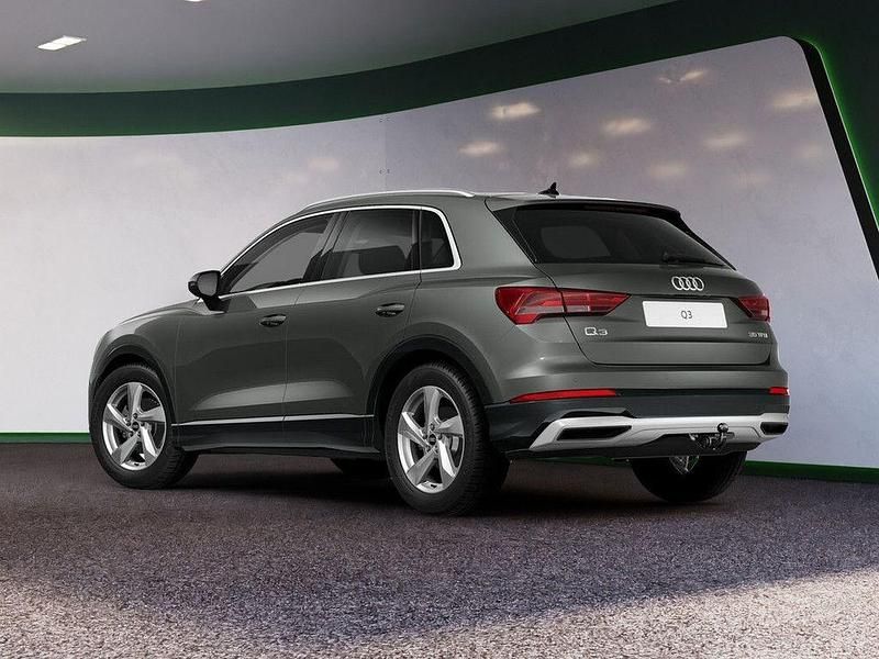 Gebraucht Audi Q3 Advanced Plus 150 PS (110 kW) 2023 Grau / chronosgrau (metallic) SUV