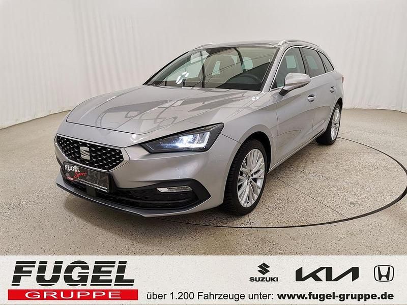"urban" silber Gebraucht 2023 Seat Leon ST XCELLENCE Kombi | 22.969 € (Guter Preis) - Bild 1/4