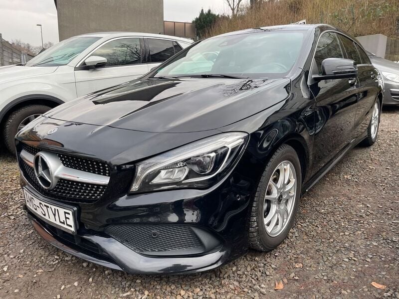 Schwarz Gebraucht 2017 Mercedes CLA200 Shooting Brake AMG Kombi | 17.990 € (Fairer Preis) - Bild 1/4
