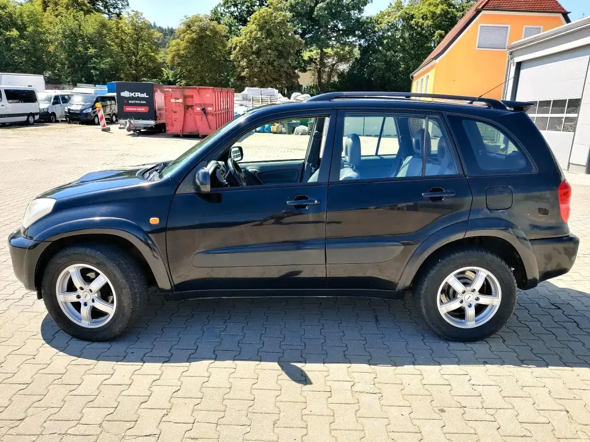 Gebraucht Toyota RAV4 115 PS (84 kW) 2002 Schwarz SUV