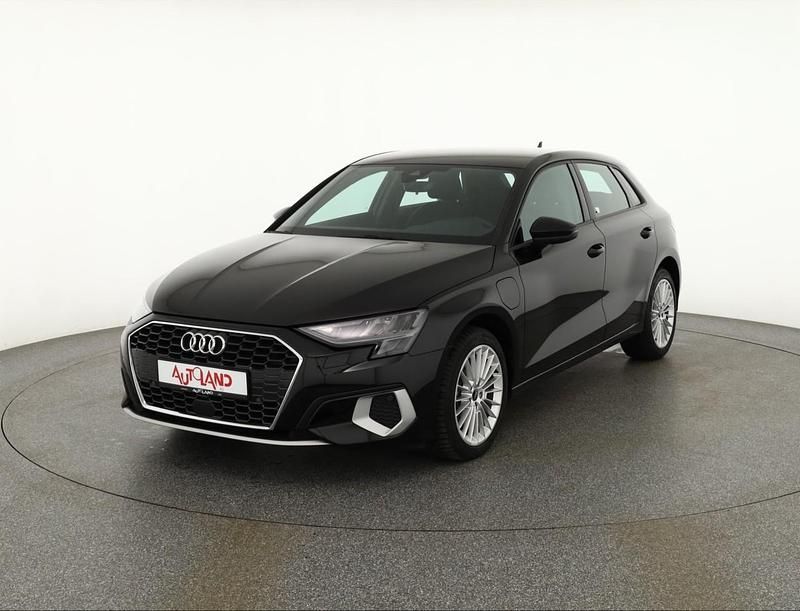 Schwarz Gebraucht 2022 Audi A3 Sportback e-tron Advanced Kleinwagen | 24.990 € (Fairer Preis) - Bild 1/4