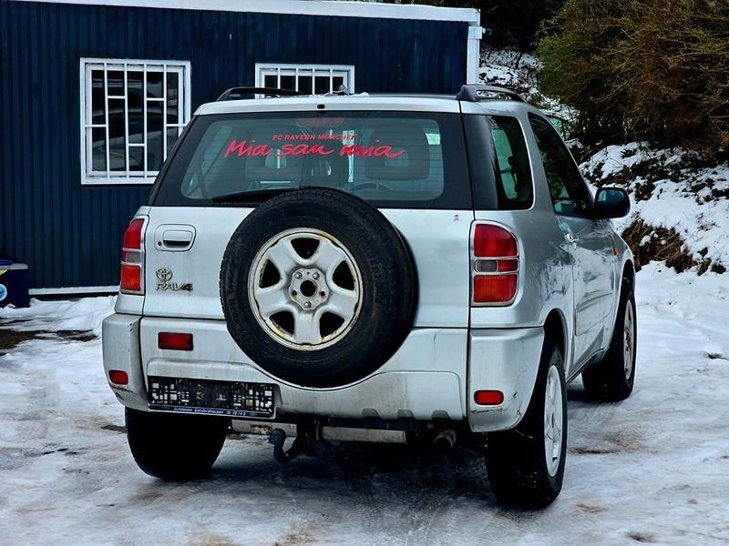 Gebraucht Toyota RAV4 Limited 150 PS (110 kW) 2001 Silber SUV
