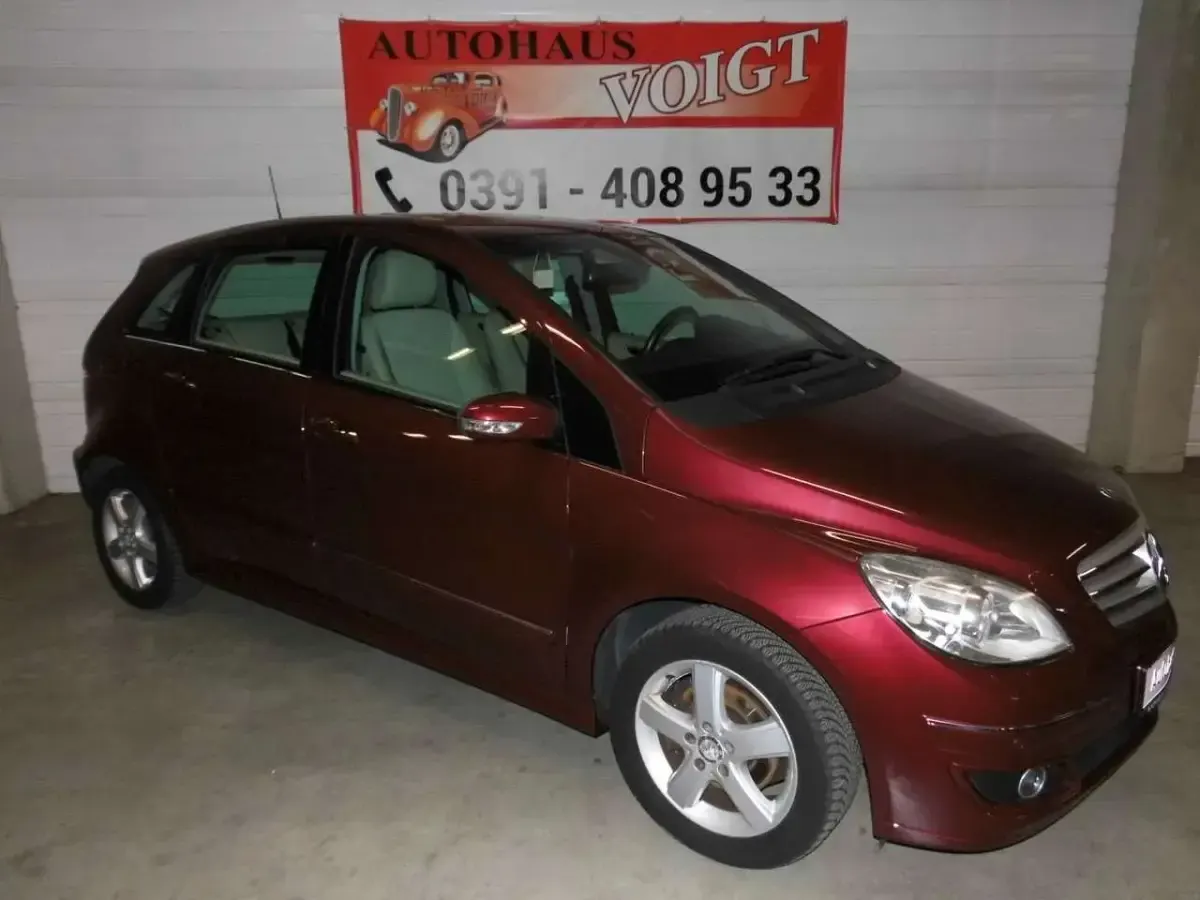 Gebraucht Mercedes B200 136 PS (100 kW) 2008 Rot Van / Kleinbus